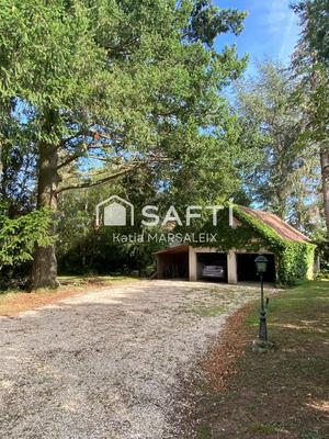 Maison - 239 m² - 9 pièces