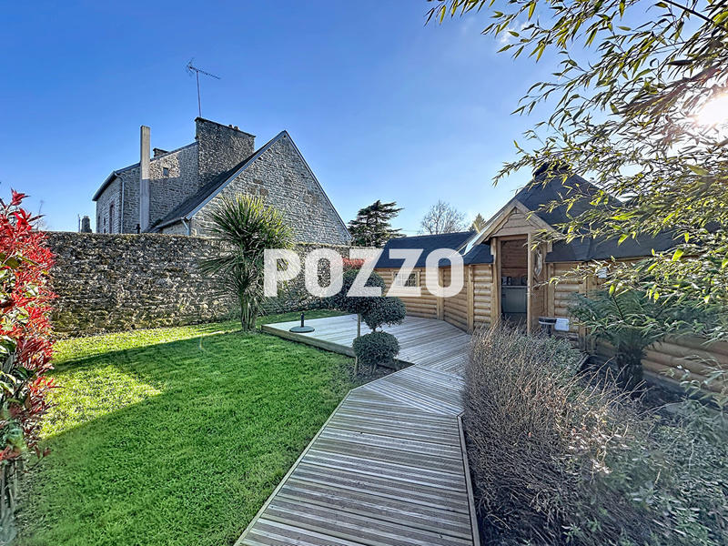 Maison - 283 m² - 11 pièces