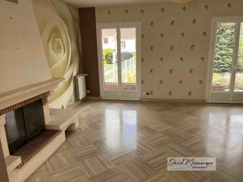 Maison - 207 m² - 9 pièces