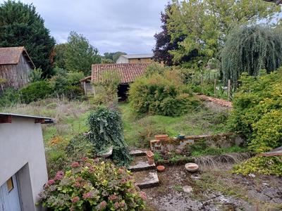 Maison - 230 m² - 8 pièces