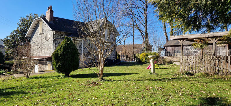 Maison - 98 m² - 5 pièces