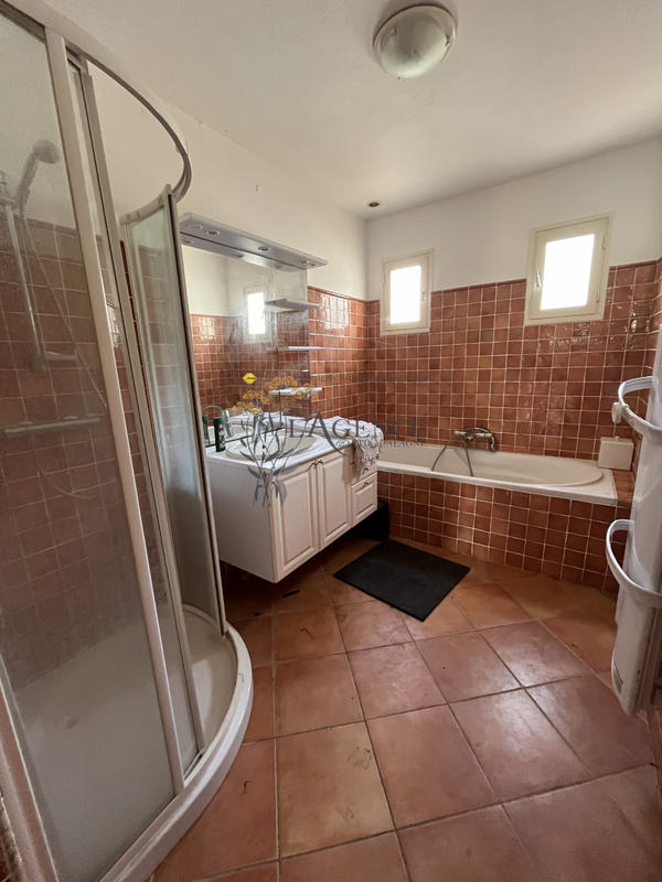 Villa - 190 m² - 6 pièces