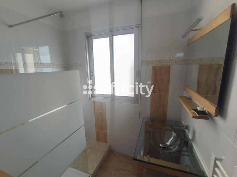 Maison - 213 m² - 9 pièces