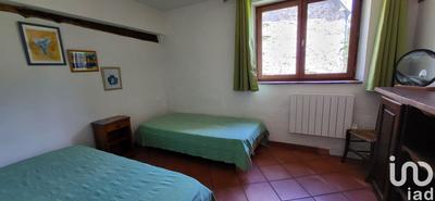 Maison - 300 m² - 13 pièces