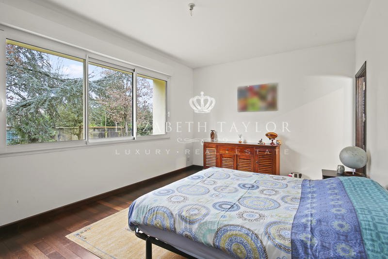 Maison - 450 m² - 11 pièces