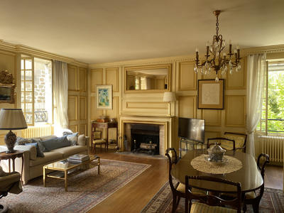 Maison - 230 m² - 7 pièces