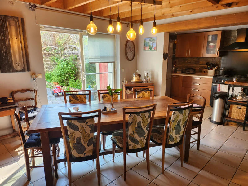 Maison - 230 m² - 7 pièces