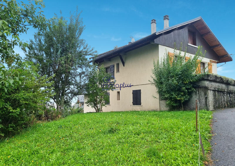 Maison traditionnelle - 121 m² - 9 pièces