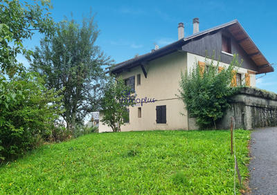 Maison traditionnelle - 121 m² - 9 pièces