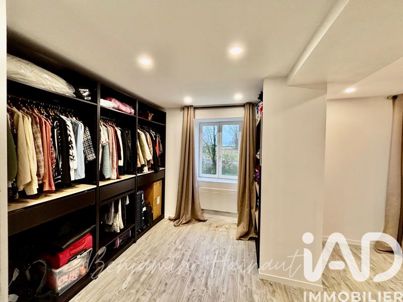 Maison - 250 m² - 8 pièces