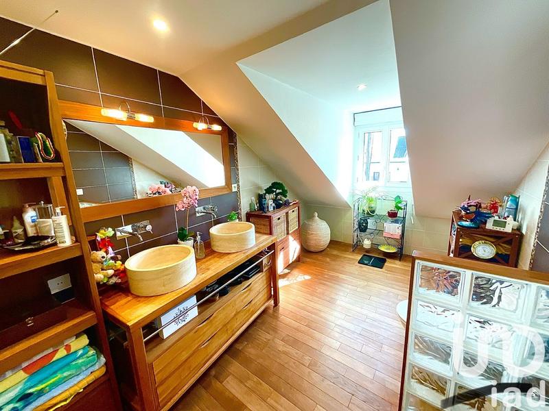 Maison - 166 m² - 7 pièces