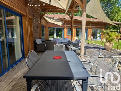 Maison de maîtres - 243 m² - 7 pièces