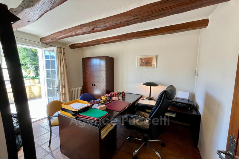 Maison - 203 m² - 7 pièces