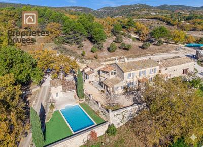 Maison - 305 m² - 10 pièces