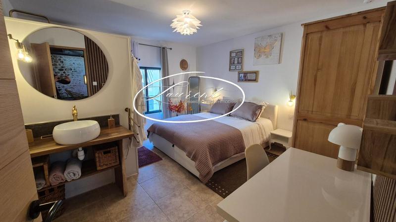 Maison - 243 m² - 8 pièces