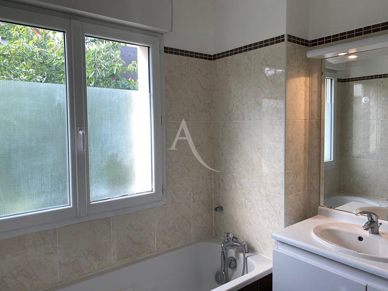 Maison - 80 m² - 5 pièces