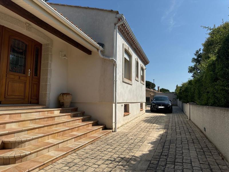 Maison - 244 m² - 8 pièces