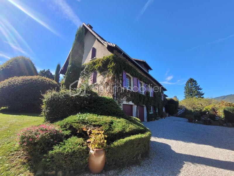 Maison de maîtres - 360 m² - 7 pièces