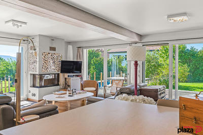 Maison - 350 m² - 8 pièces