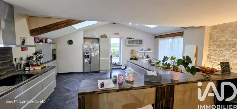 Maison - 370 m² - 8 pièces