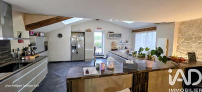 Maison - 370 m² - 8 pièces