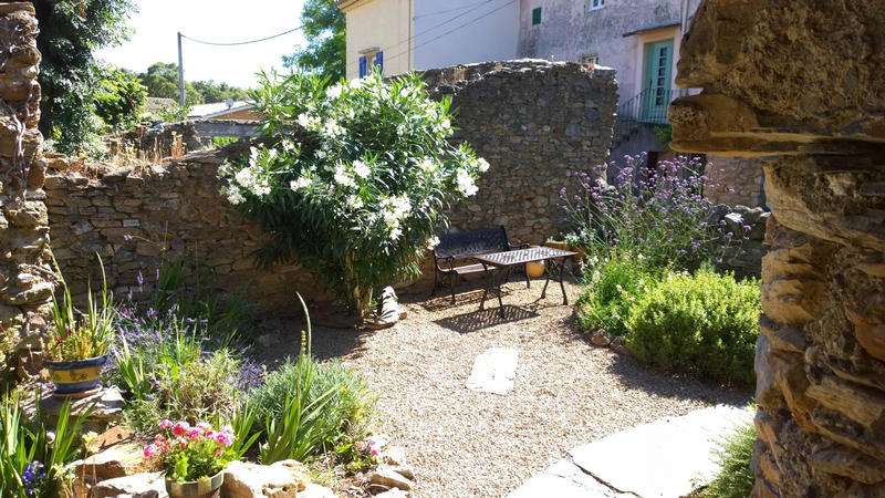 Maison - 330 m² - 10 pièces