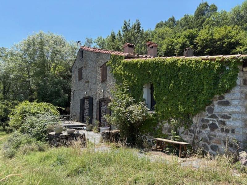 Propriété - 240 m² - 6 pièces