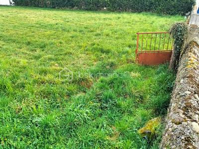 Terrain constructible - 908 m²