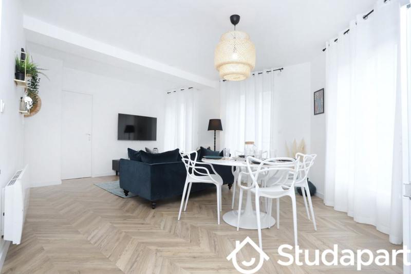 Chambre - 9 m² - 1 pièce