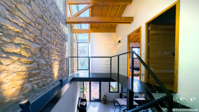 Maison - 233 m² - 7 pièces