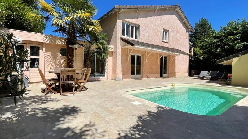 Maison - 110 m² - 6 pièces