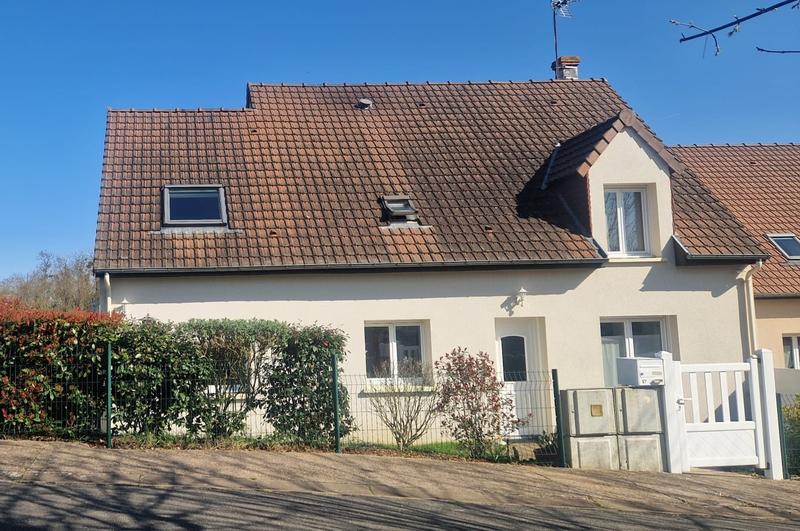 Maison traditionnelle - 121 m² - 6 pièces