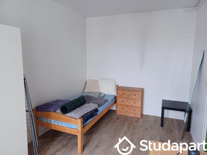 Chambre - 11 m² - 1 pièce