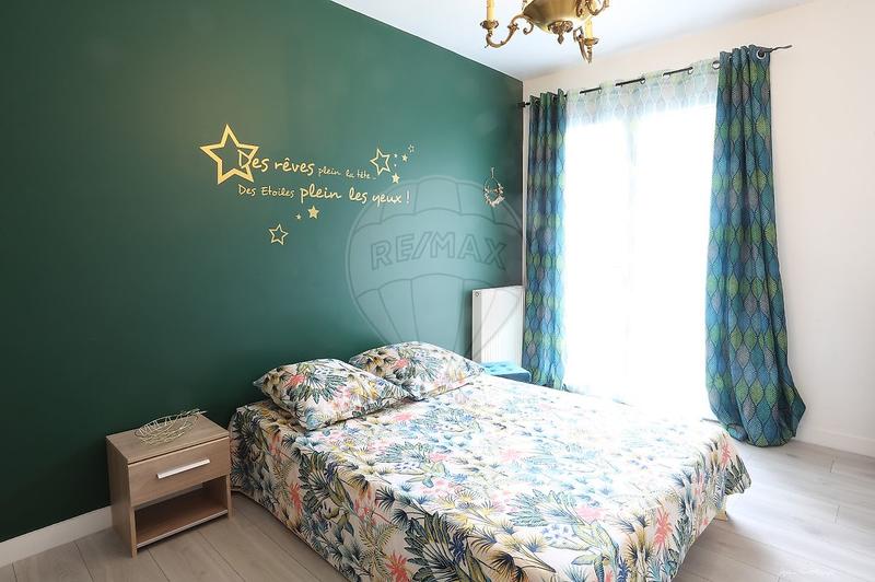 Maison - 254 m² - 12 pièces