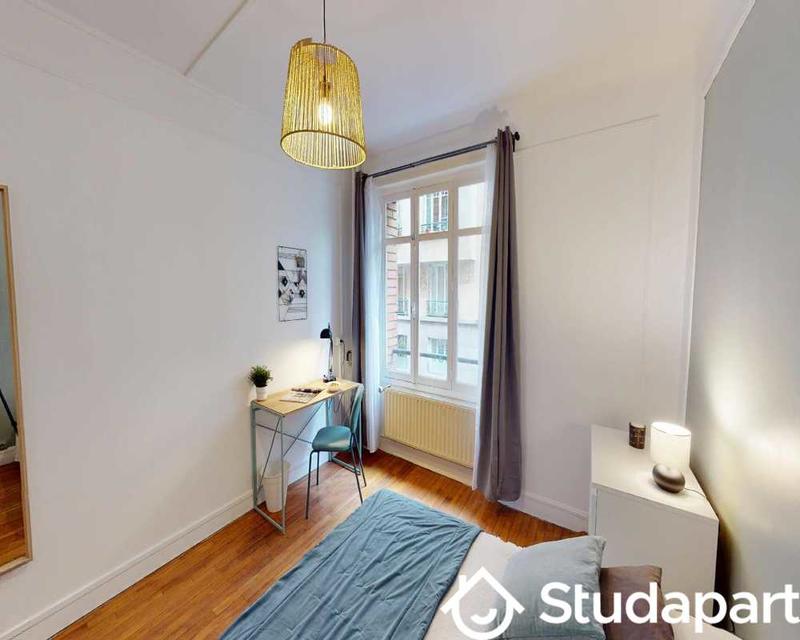 Chambre - 70 m² - 1 pièce