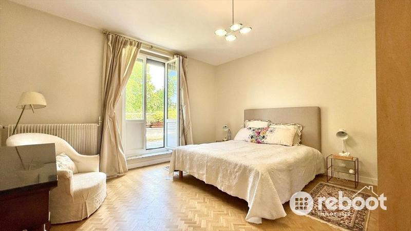 Duplex - 303 m² - 9 pièces