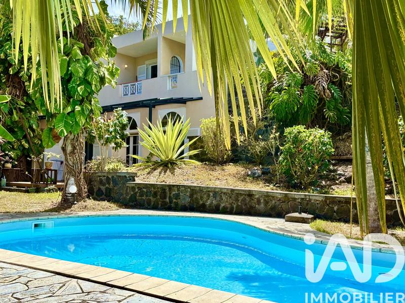 Maison - 245 m² - 8 pièces