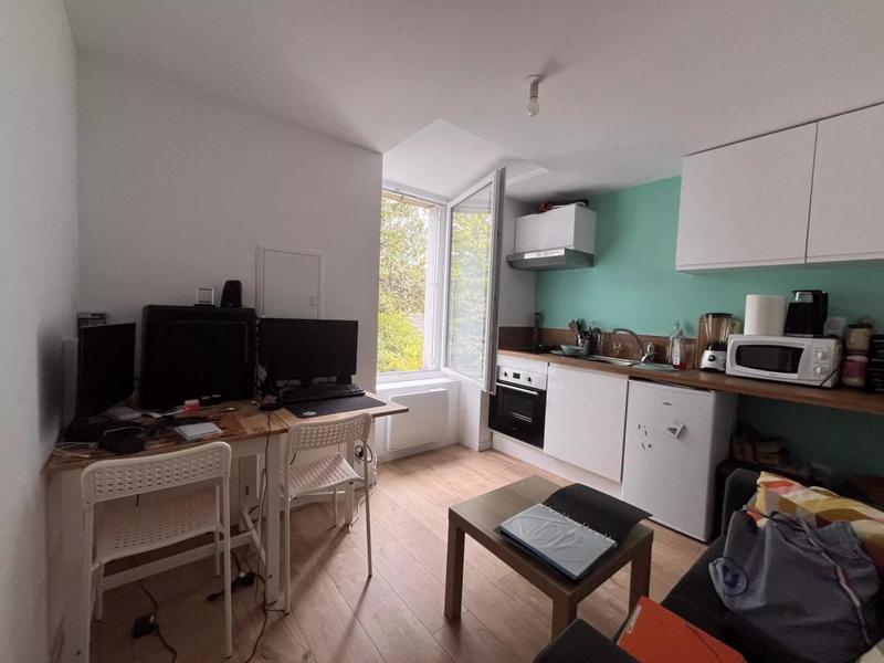 Immeuble - 137 m² - 9 pièces