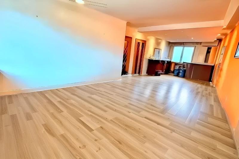 Duplex - 275 m² - 11 pièces
