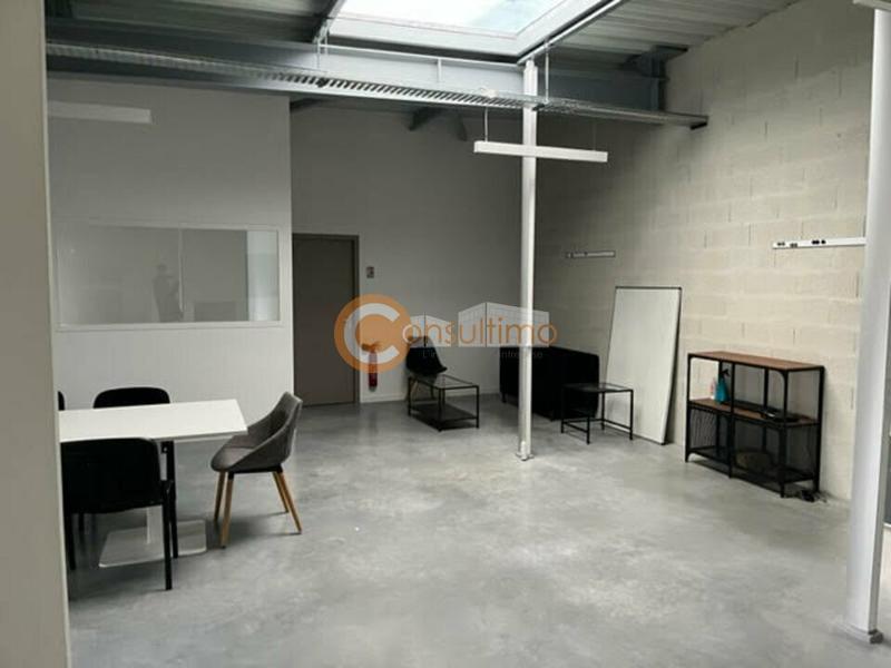 Local d'activité / Entrepôt - 300 m²