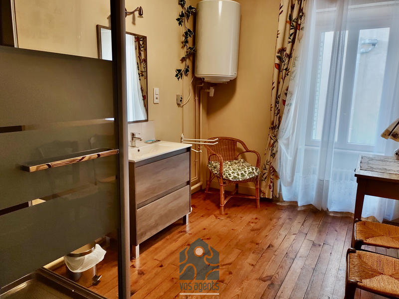 Maison - 250 m² - 13 pièces