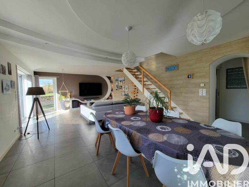 Maison - 167 m² - 6 pièces