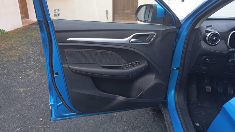 Mg Zs 111.0 Luxury - Toit ouvrant