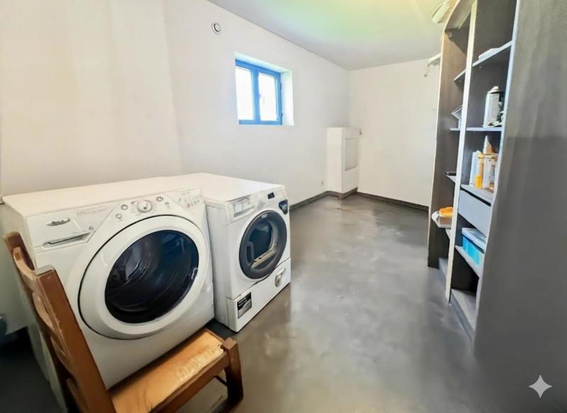 Propriété - 390 m² - 12 pièces