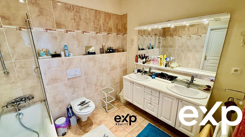 Appartement - 179 m² - 6 pièces