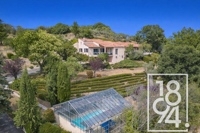 Maison - 397 m² - 7 pièces