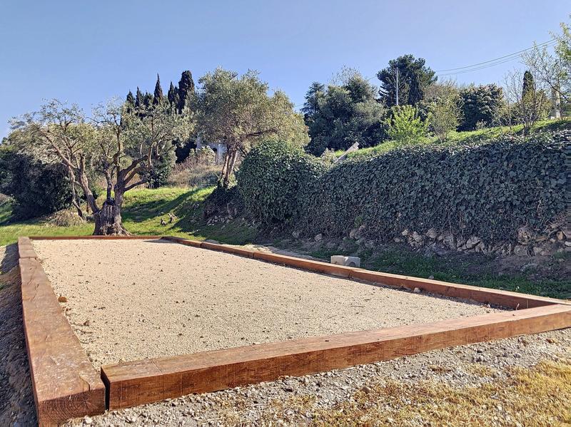 Maison - 400 m² - 12 pièces