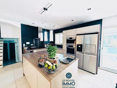 Villa - 180 m² - 5 pièces