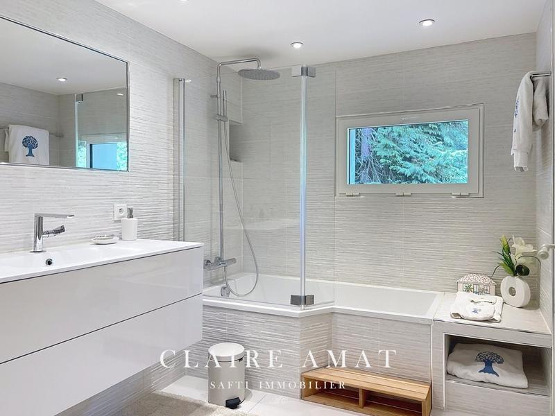 Maison de maîtres - 270 m² - 7 pièces