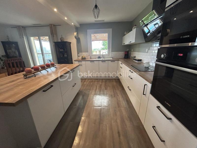 Maison - 138 m² - 6 pièces